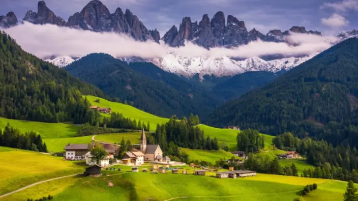 Imagen Principal de Nota: Buscan voluntarios para vivir en Alpes italianos: ¿cuánto pagan y cómo aplicar?