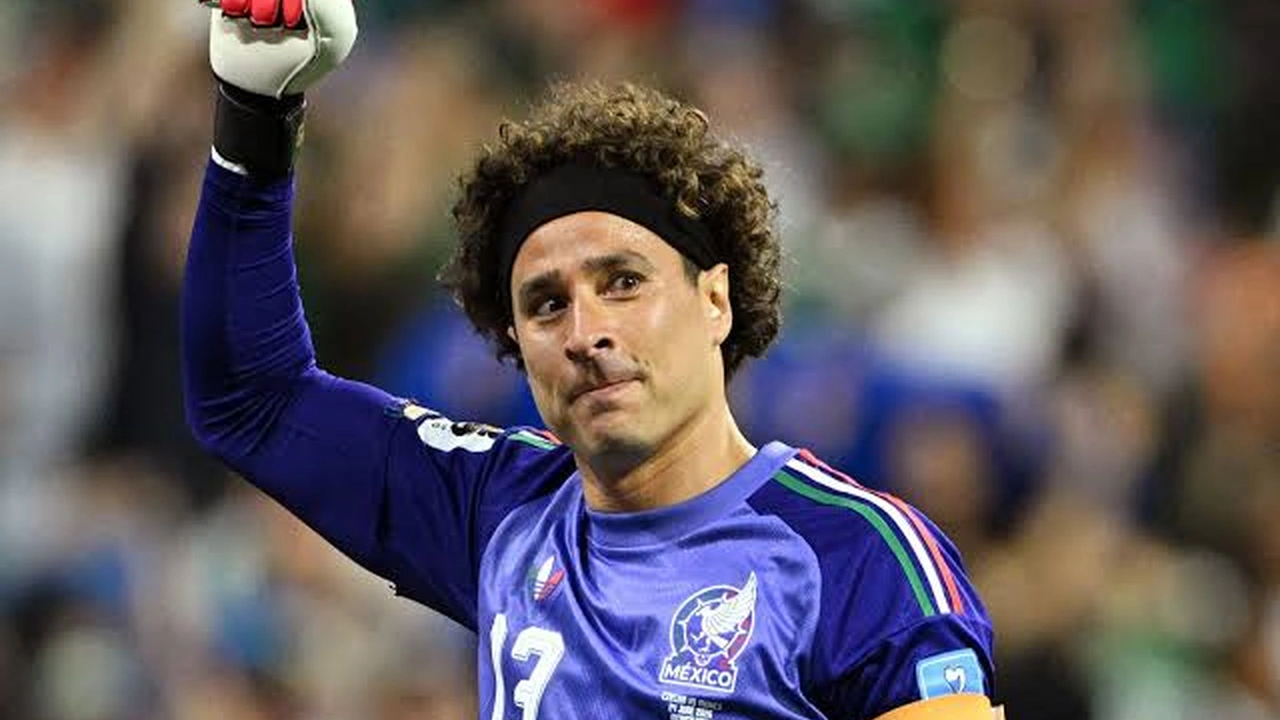 Imagen Principal de Nota: Guillermo Ochoa se despide del fútbol: los mejores momentos del guardameta mexicano