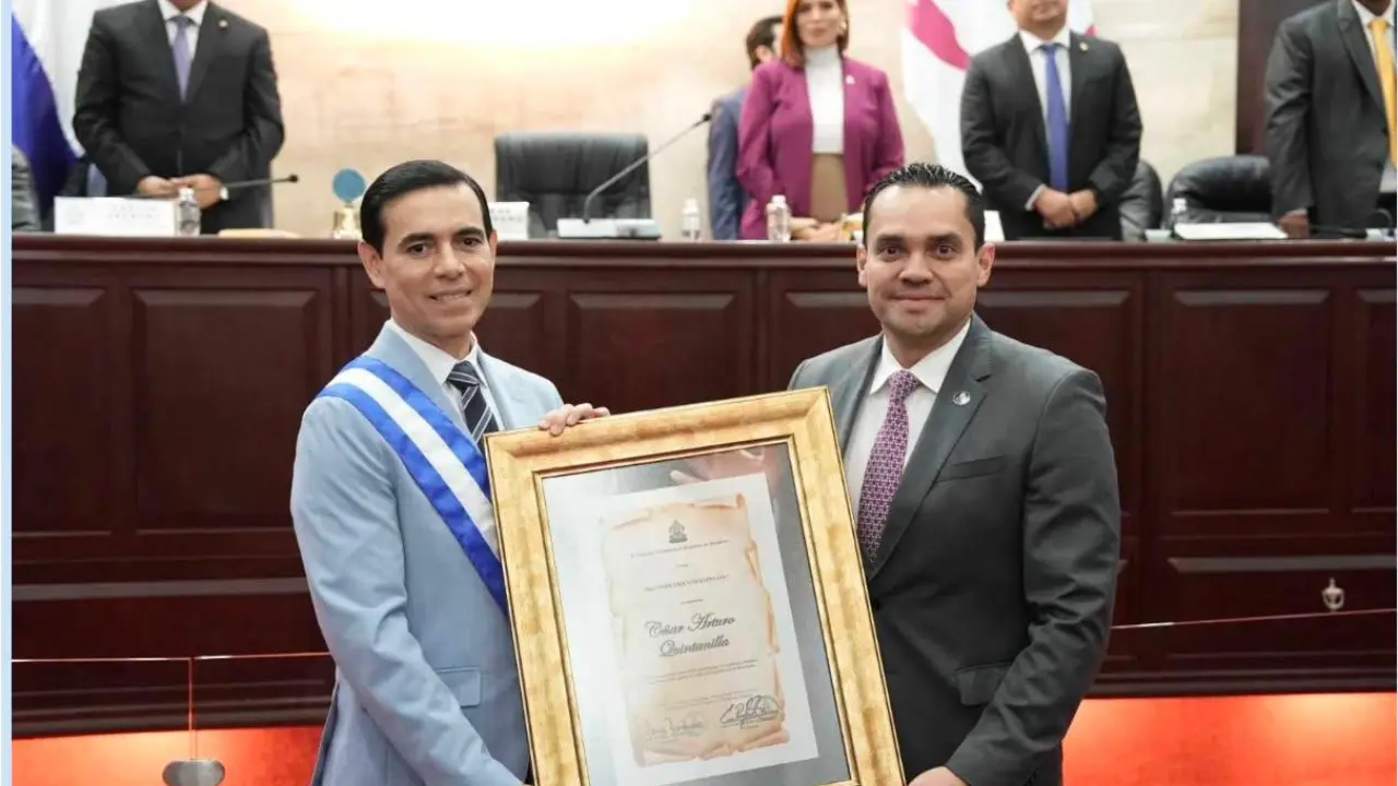 Imagen de El Congreso reconoce a César Quintanilla por su liderazgo en defensa del medioambiente