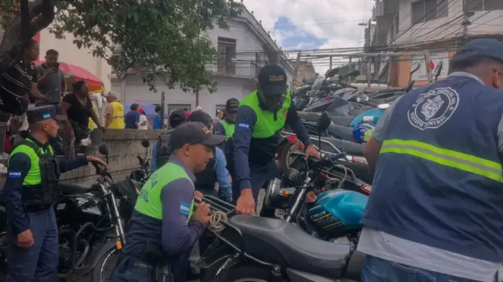 Imagen Principal de Nota: ¿De cuánto es la multa por recuperar una motocicleta decomisada en Tegucigalpa?