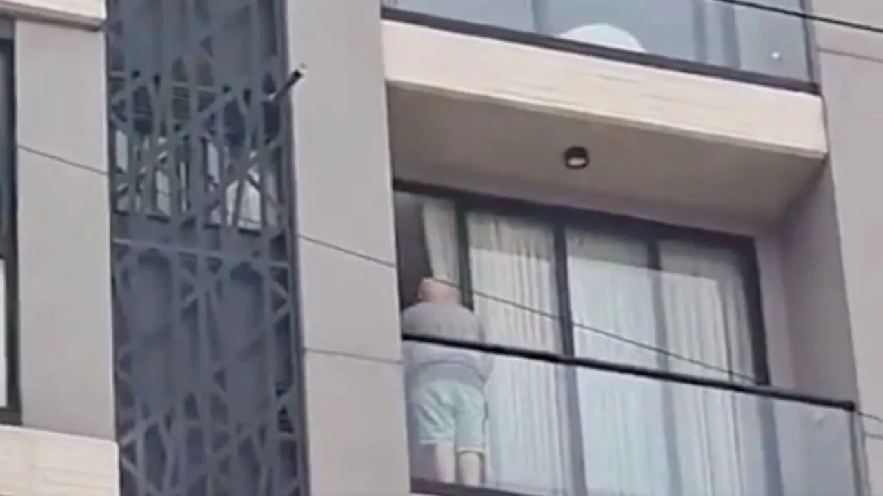 Captan a estadounidense con un menor en balcón y vecinos denuncian Imagen de Captan a estadounidense con un menor en balcón y vecinos denuncian