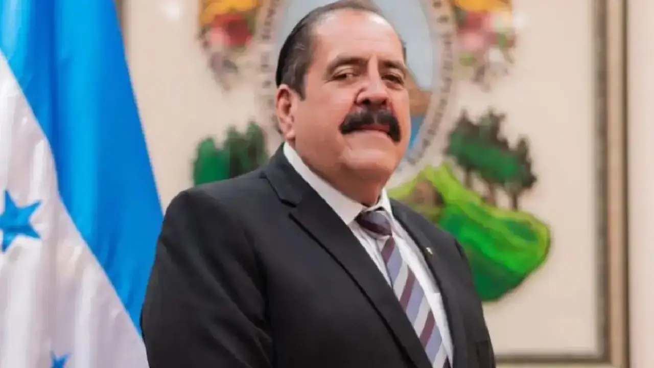 Imagen de Mel revela evolución de Carlos Zelaya en su lucha contra el cáncer