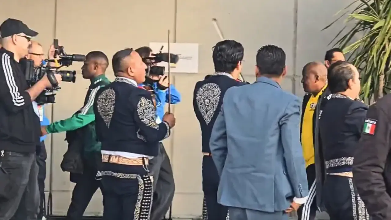 Con mariachis reciben a selección de Sudáfrica en México para la Copa Mundial Imagen de Con mariachis reciben a selección de Sudáfrica en México para la Copa Mundial