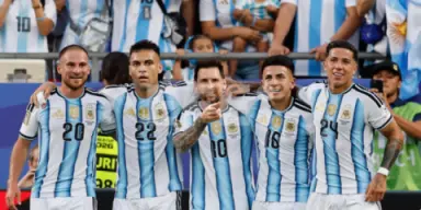 Imagen de Argentina 2 Austria 0: La Albiceleste avanza y Messi hace historia
