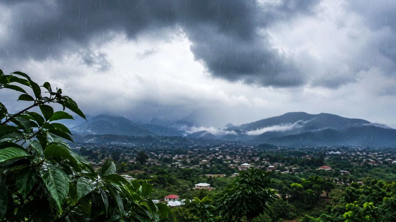 Nueva onda tropical ingresa el lunes y Honduras seguirá bajo agua Imagen de Nueva onda tropical ingresa el lunes y Honduras seguirá bajo agua