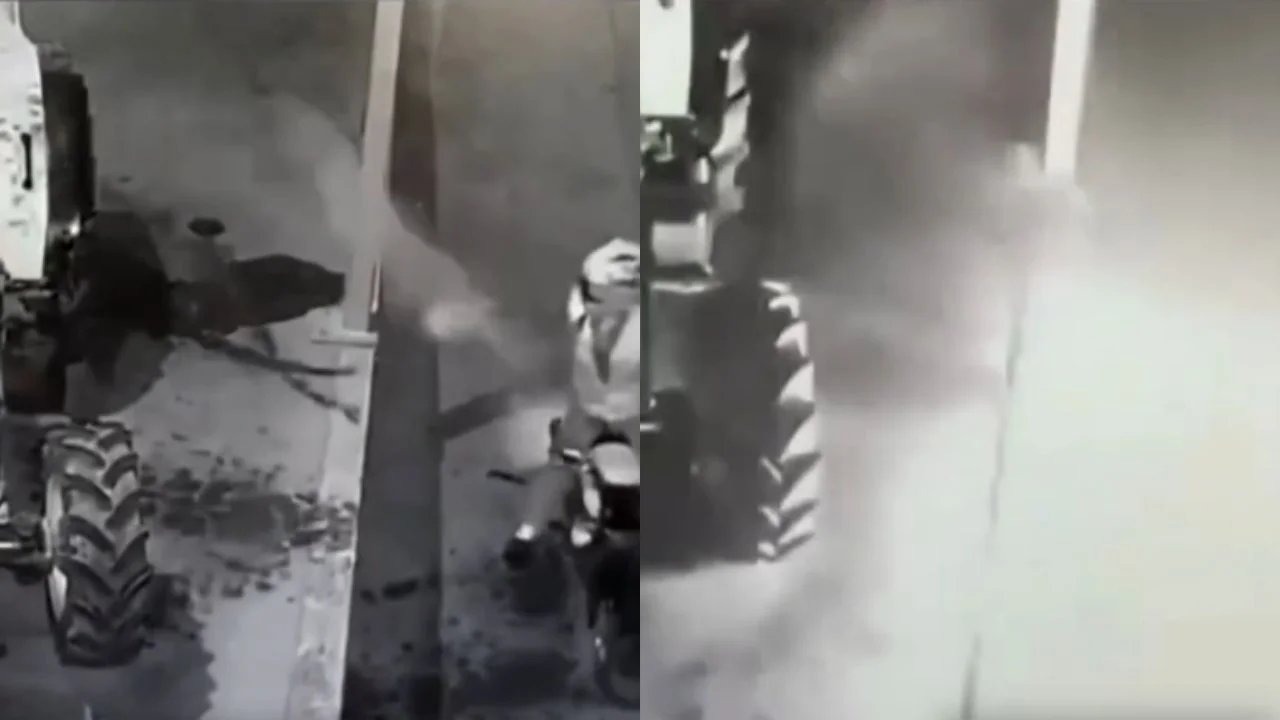 Vídeo: Presunto extorsionador quiso prender fuego a retroexcavadora y le salió mal Imagen de Vídeo: Presunto extorsionador quiso prender fuego a retroexcavadora y le salió mal