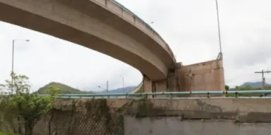 Imagen de nota: SIT anuncia reapertura del puente Juan Manuel Gálvez en 60 días en Tegucigalpa