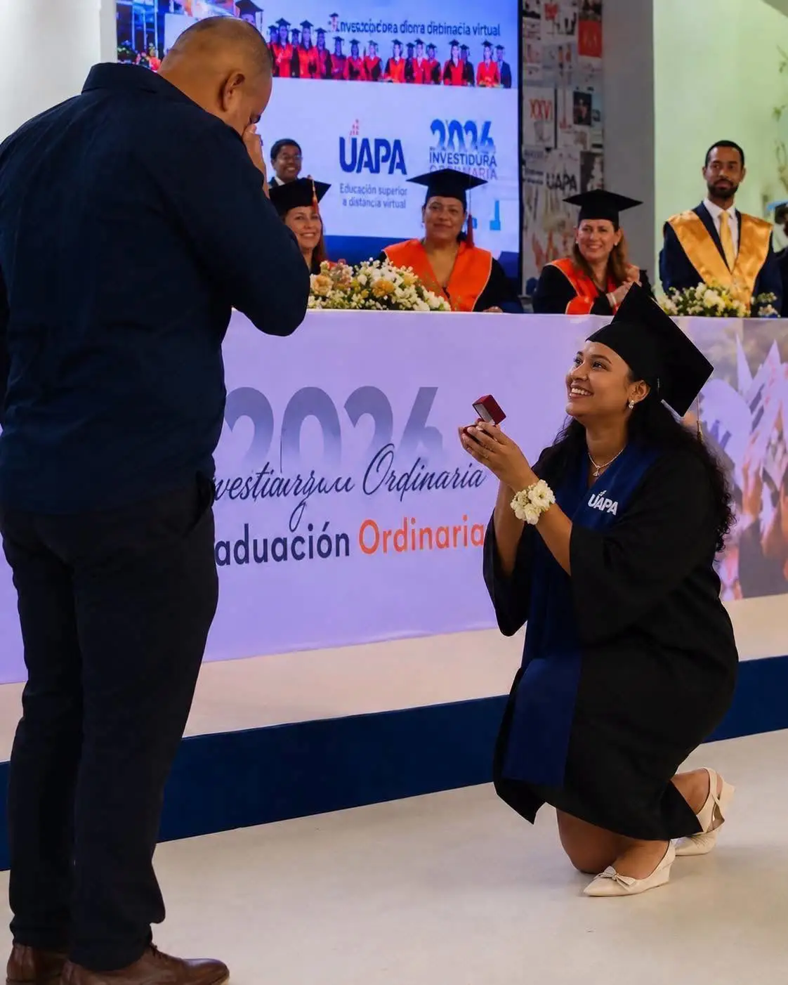 Nathaly Zorrilla, jovencita que le pide matrimonio a su novio en su graduación