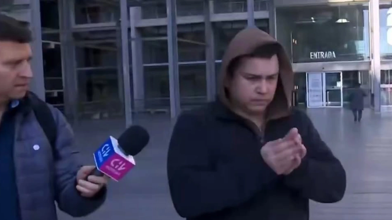 Pablo Izquierdo Reyes ante un medio de comunicación.