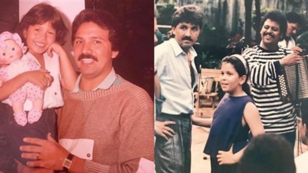 Rafael carga su hija cuando estaba pequeña.