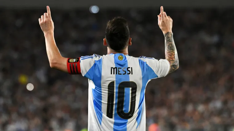 Messi de espaldas