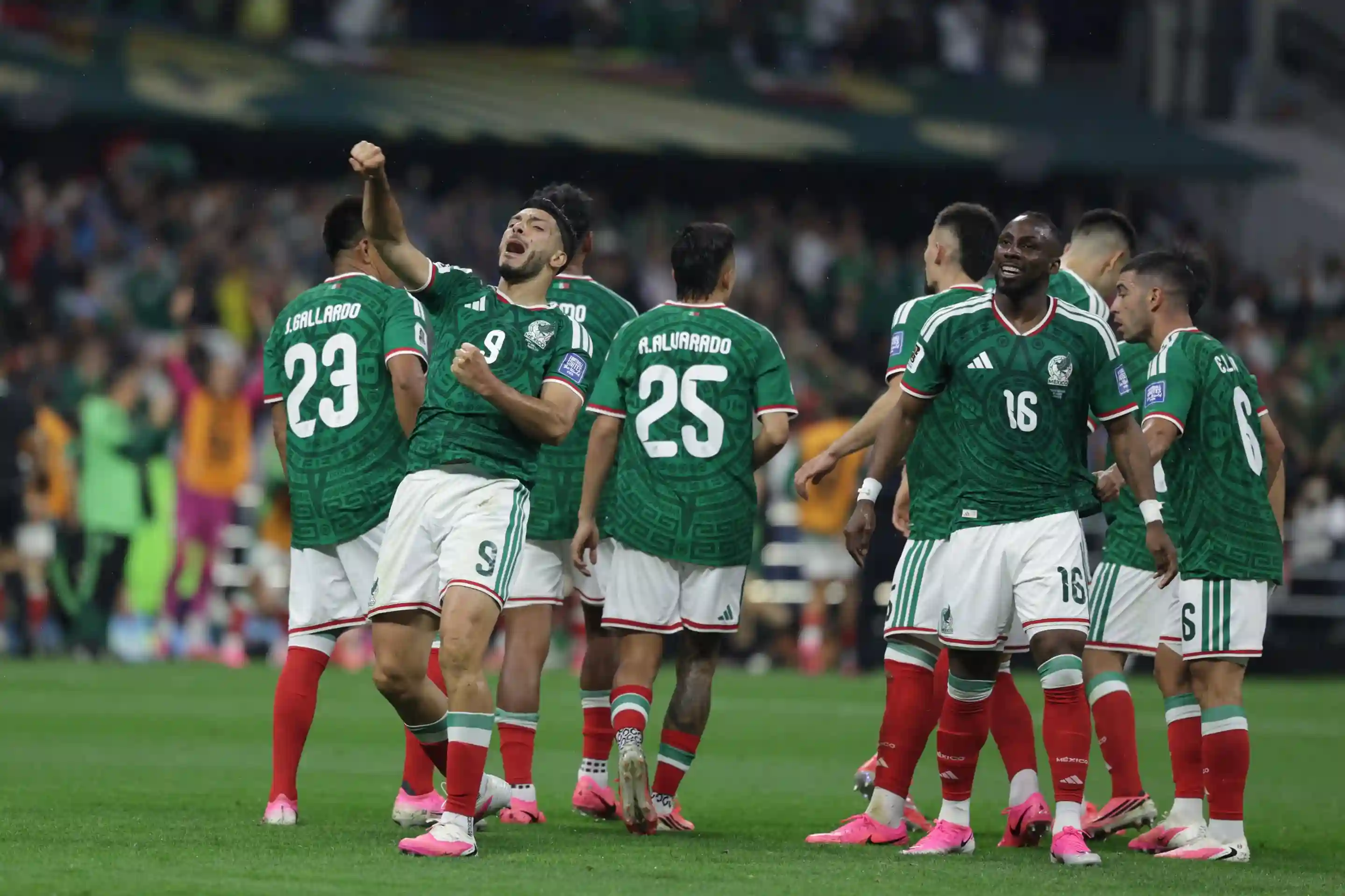 Equipo mexicano en la victoria 2-0 contra Ecuador