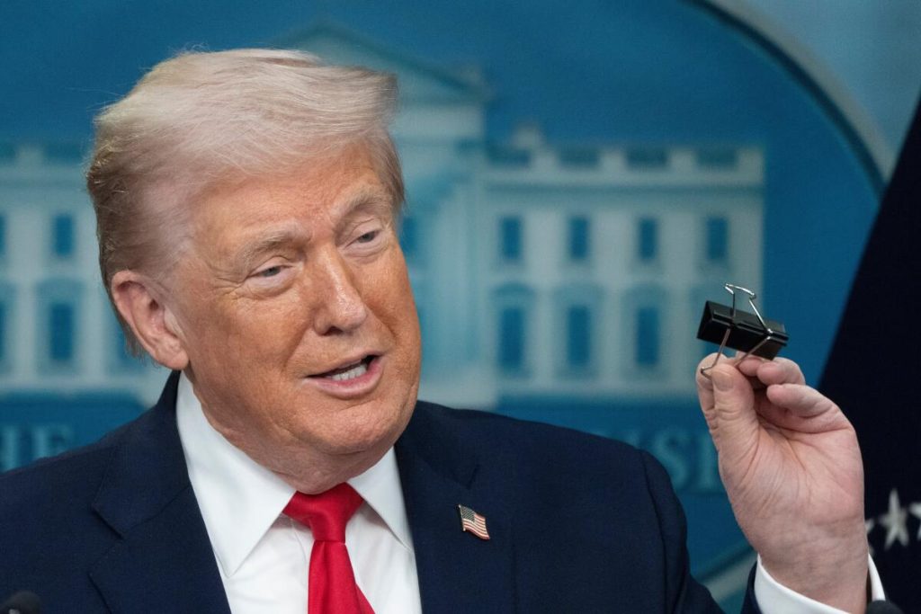 hombre donald trump