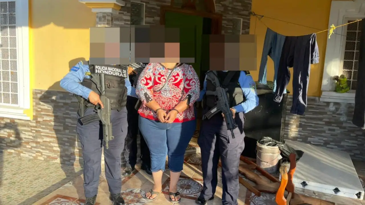 Mujer detenida ligada a Los Domínguez