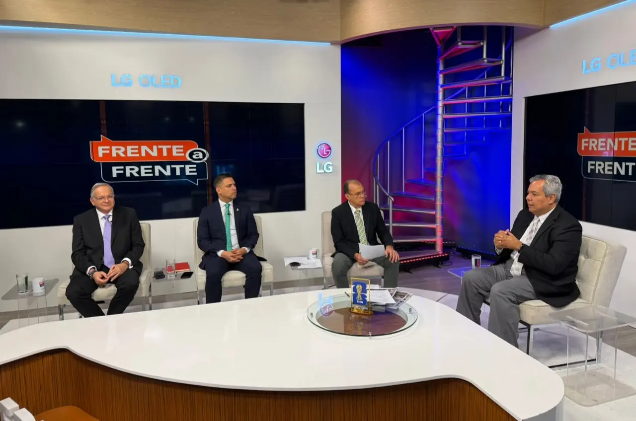 INVITADOS DE FRENTE A FRENTE
