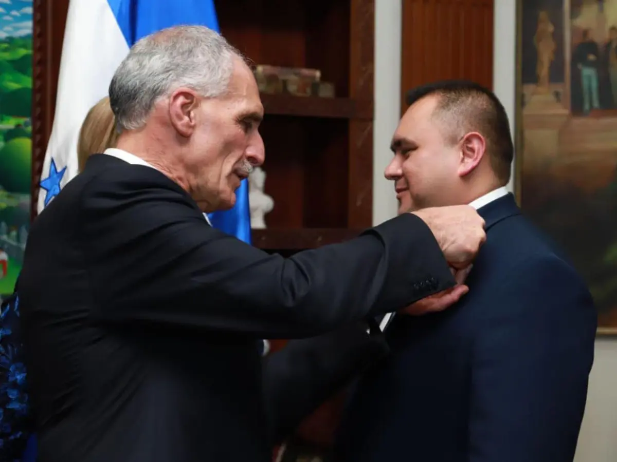 Secretario privado presidencial, Luis Castro