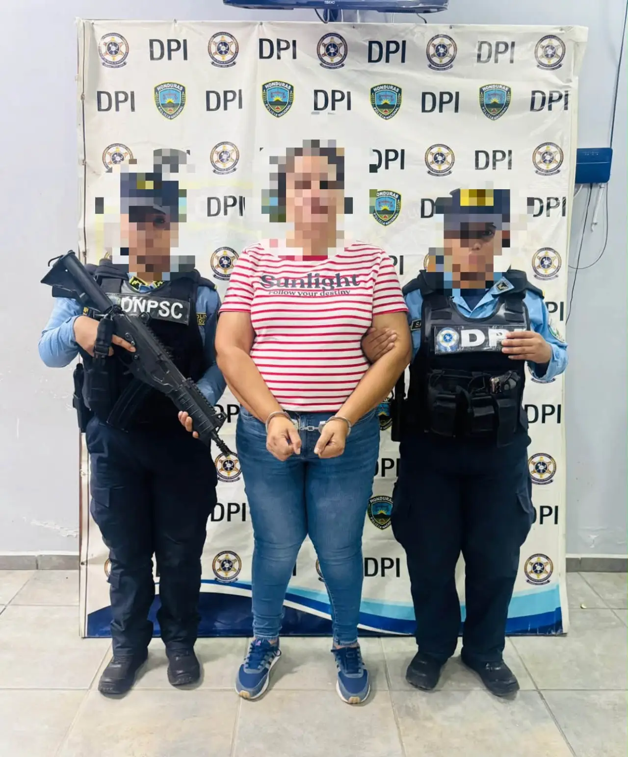 Maestra detenida por la DPI