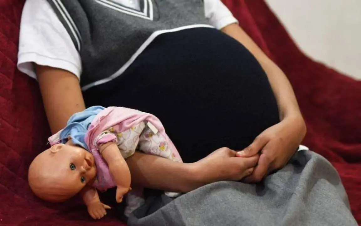 niña 11 años es mamá