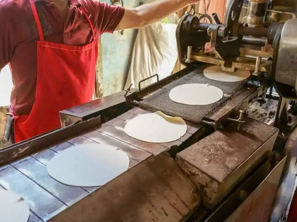 Hondureña atrapada en máquina de tortillas