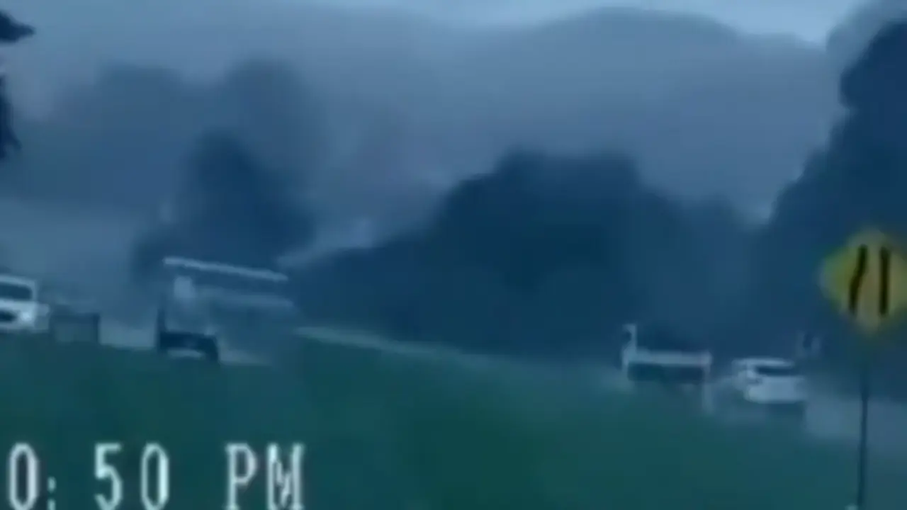 VIDEO: Así fue el momento exacto en el que se volcó bus en El Durazno Imagen de VIDEO: Así fue el momento exacto en el que se volcó bus en El Durazno
