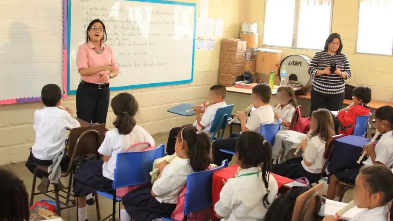 Las fracturas del sistema educativo: por qué se perdió la disciplina en Honduras Imagen de Las fracturas del sistema educativo: por qué se perdió la disciplina en Honduras