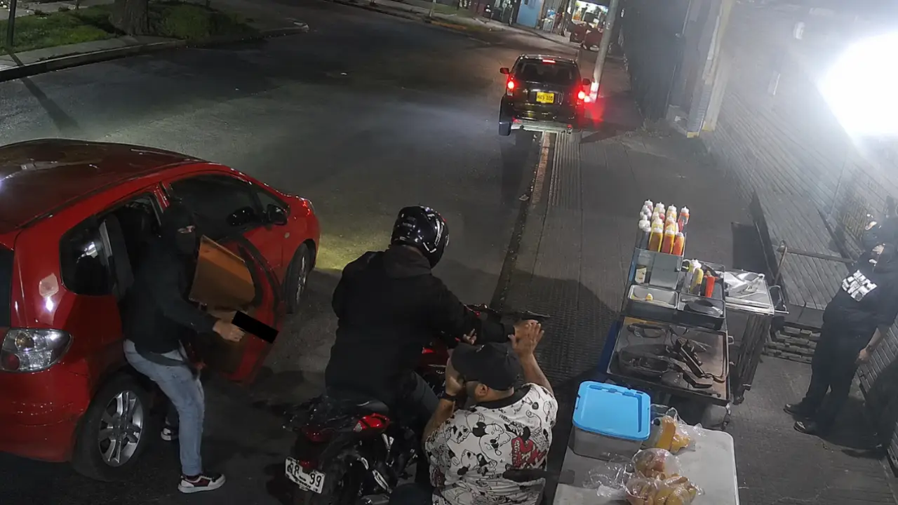 Así fue el violento robo de una 'moto' en Tegucigalpa: cámaras captaron asalto Imagen de Así fue el violento robo de una 'moto' en Tegucigalpa: cámaras captaron asalto