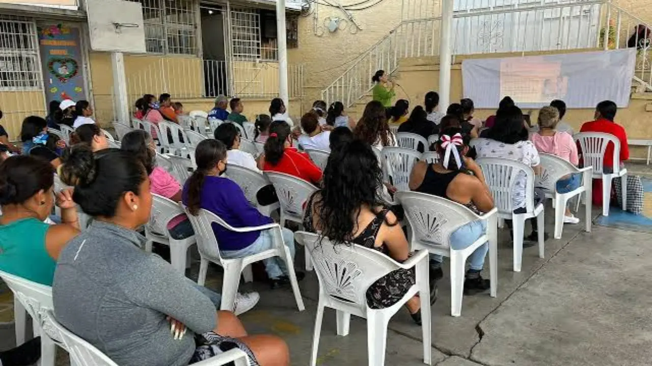¿Iría a una escuela para padres? Surge propuesta tras debate por la disciplina escolar