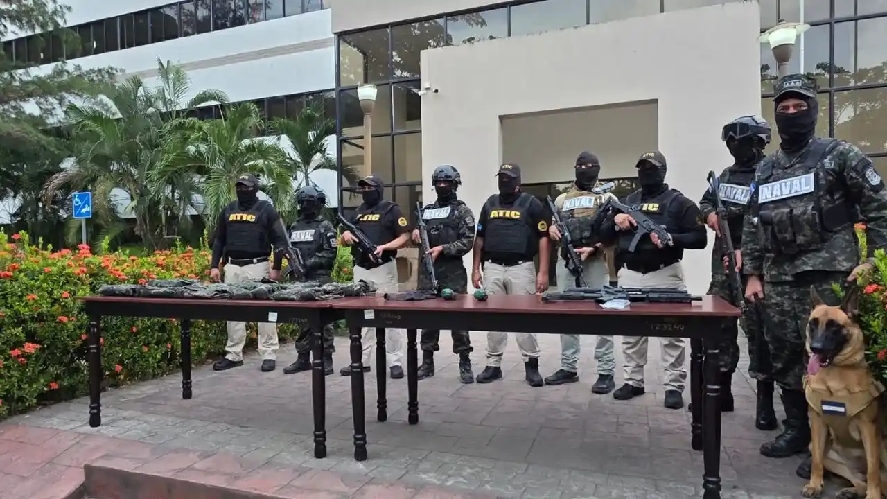 Fuerza Naval y ATIC realizaron operativo contra el crimen organizado en Cortés Imagen de Fuerza Naval y ATIC realizaron operativo contra el crimen organizado en Cortés