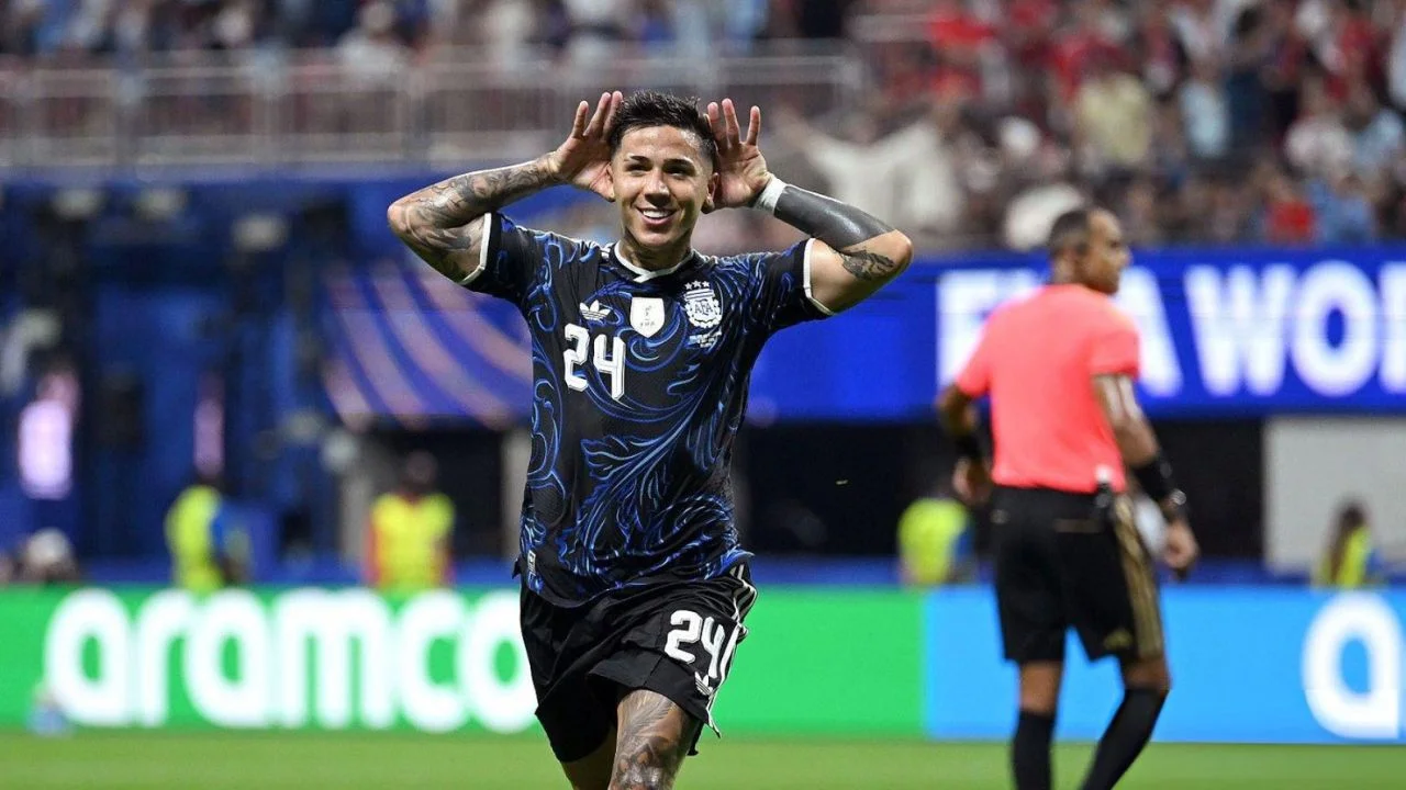 VIDEO: Gol de Enzo Fernández en la semifinal ante Inglaterra en el Mundial 2026 Imagen de VIDEO: Gol de Enzo Fernández en la semifinal ante Inglaterra en el Mundial 2026
