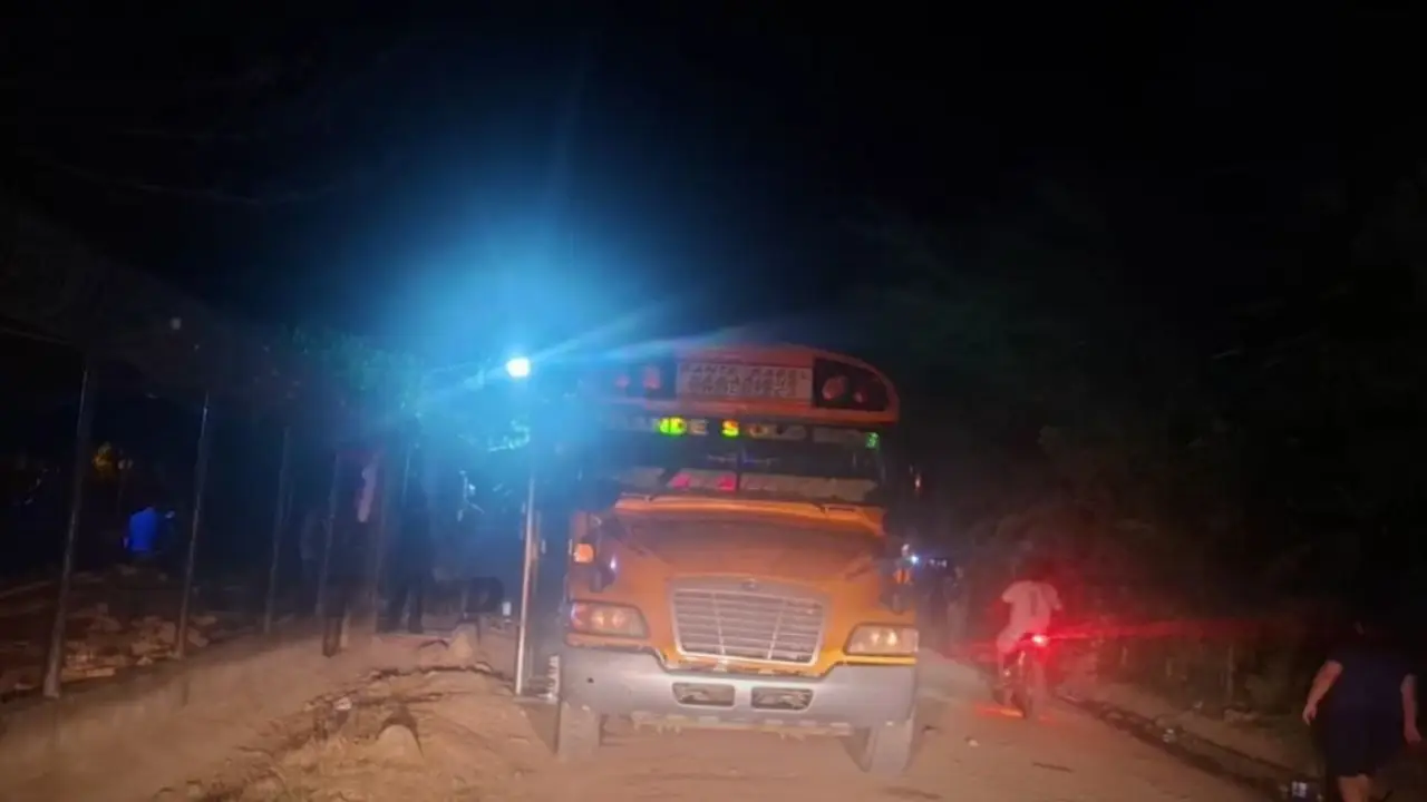 Hombre pierde la vida en Choluteca traes caer de autobús en marcha Imagen de Hombre pierde la vida en Choluteca traes caer de autobús en marcha