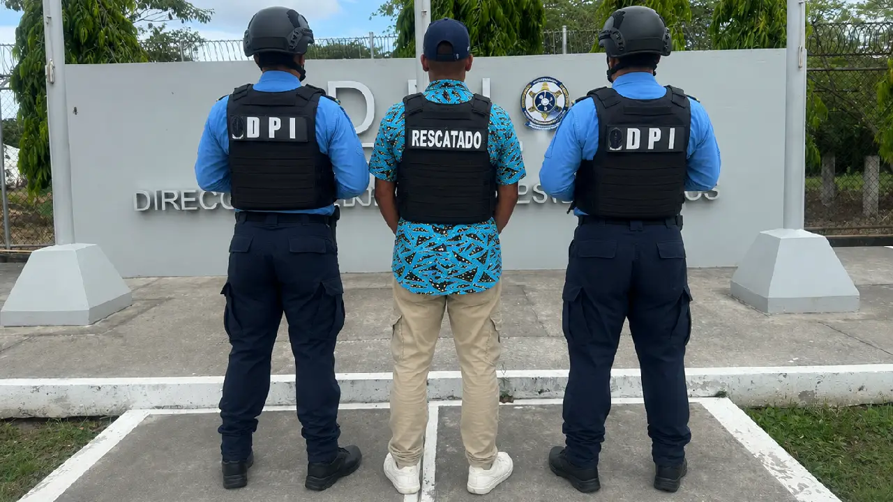 Hondureño exigía L50 mil por su propio rescate para financiar viaje a EE. UU. Imagen de Hondureño exigía L50 mil por su propio rescate para financiar viaje a EE. UU.