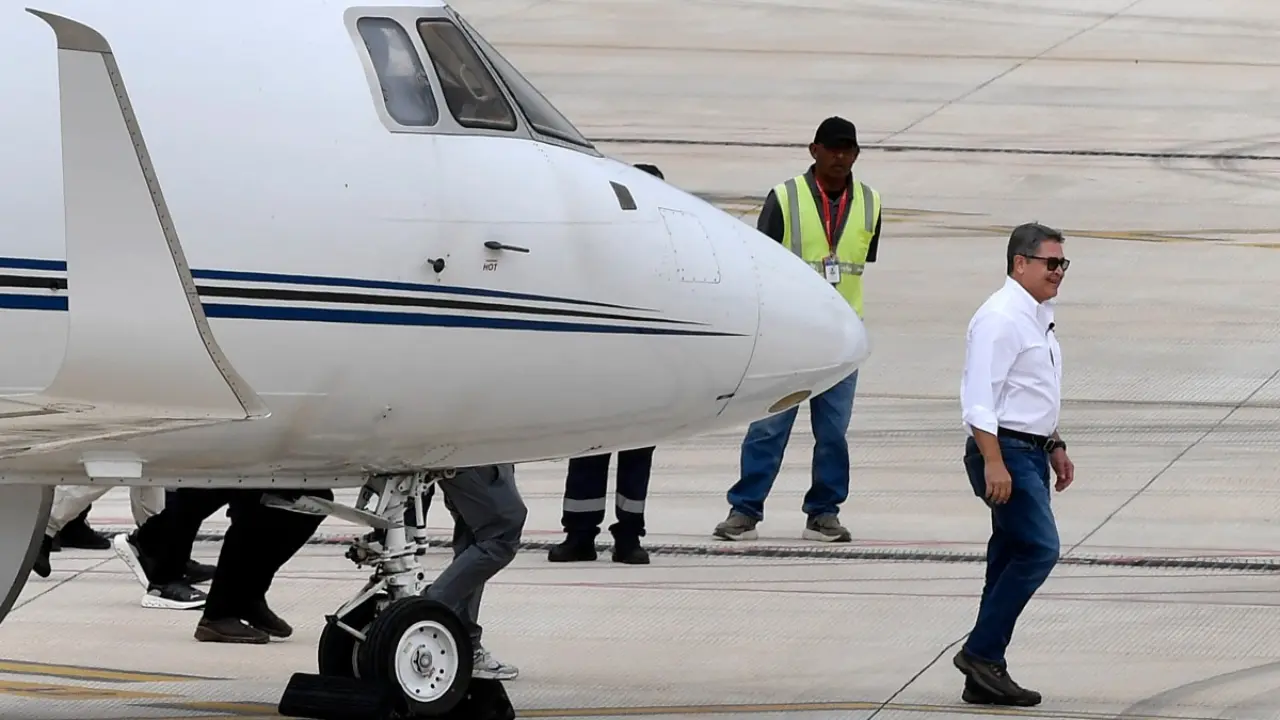 Juan Orlando Hernández regresa a Honduras tras ser indultado en Estados Unidos Imagen de Juan Orlando Hernández regresa a Honduras tras ser indultado en Estados Unidos