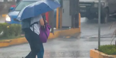 Imagen de Ingresa otra onda tropical a Honduras este jueves: esto prevé Cenaos