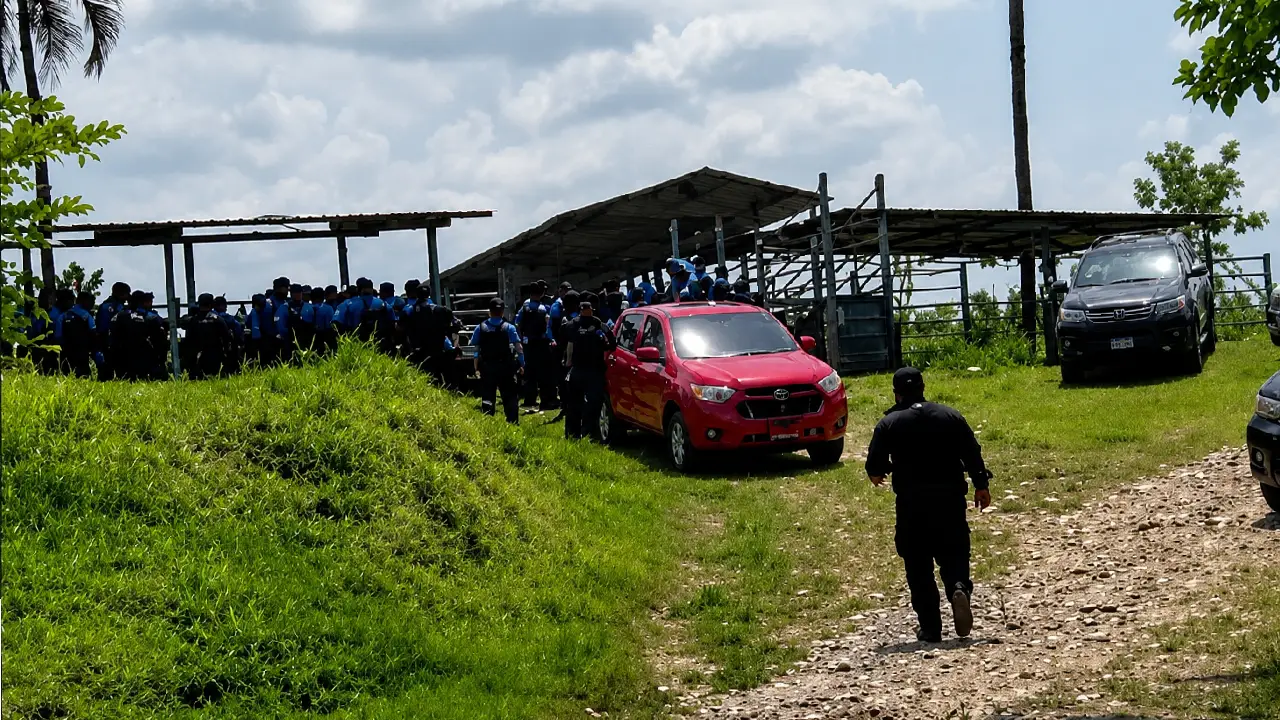 Un sospechoso muerto y siete capturados por masacre que dejó 20 víctimas en Rigores Imagen de Un sospechoso muerto y siete capturados por masacre que dejó 20 víctimas en Rigores