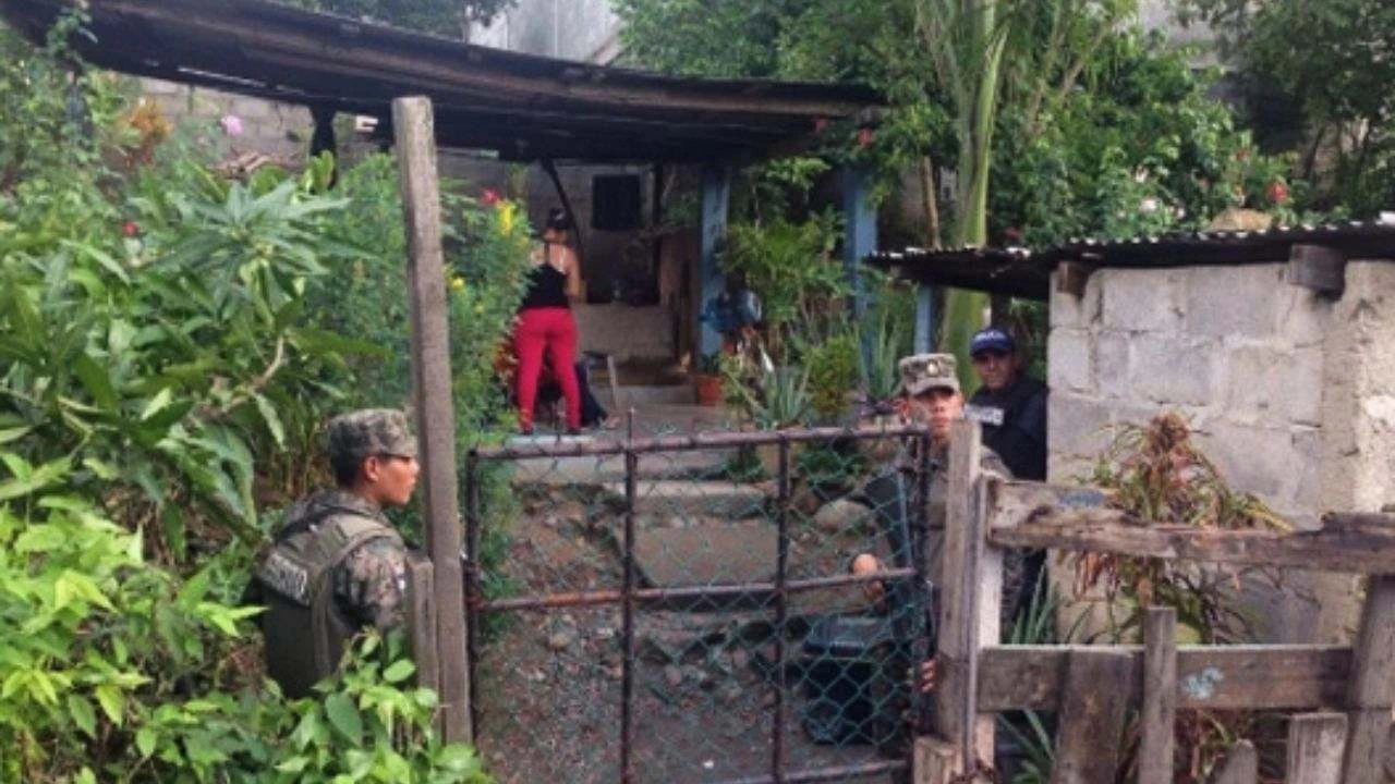 Imagen de La noche en que el machete entró a una casa llena de mujeres