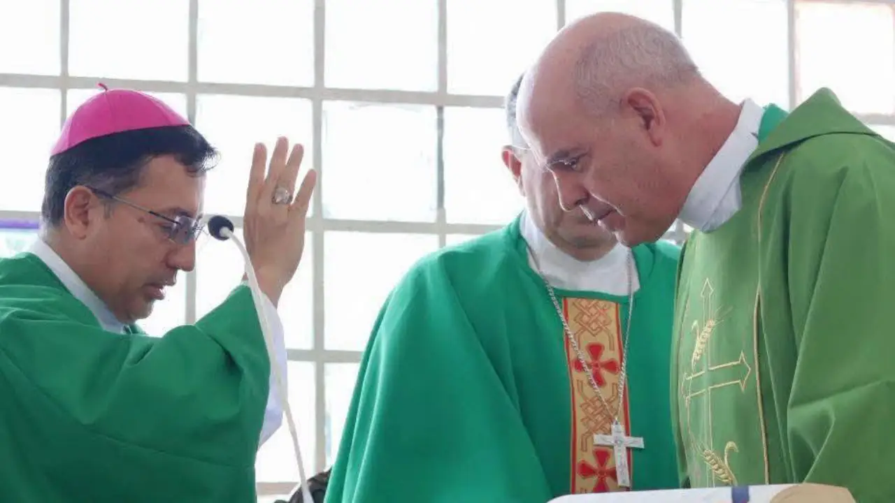 Imagen Principal de Nota: Monseñor Patricio Larrosa asume como nuevo obispo de Danlí
