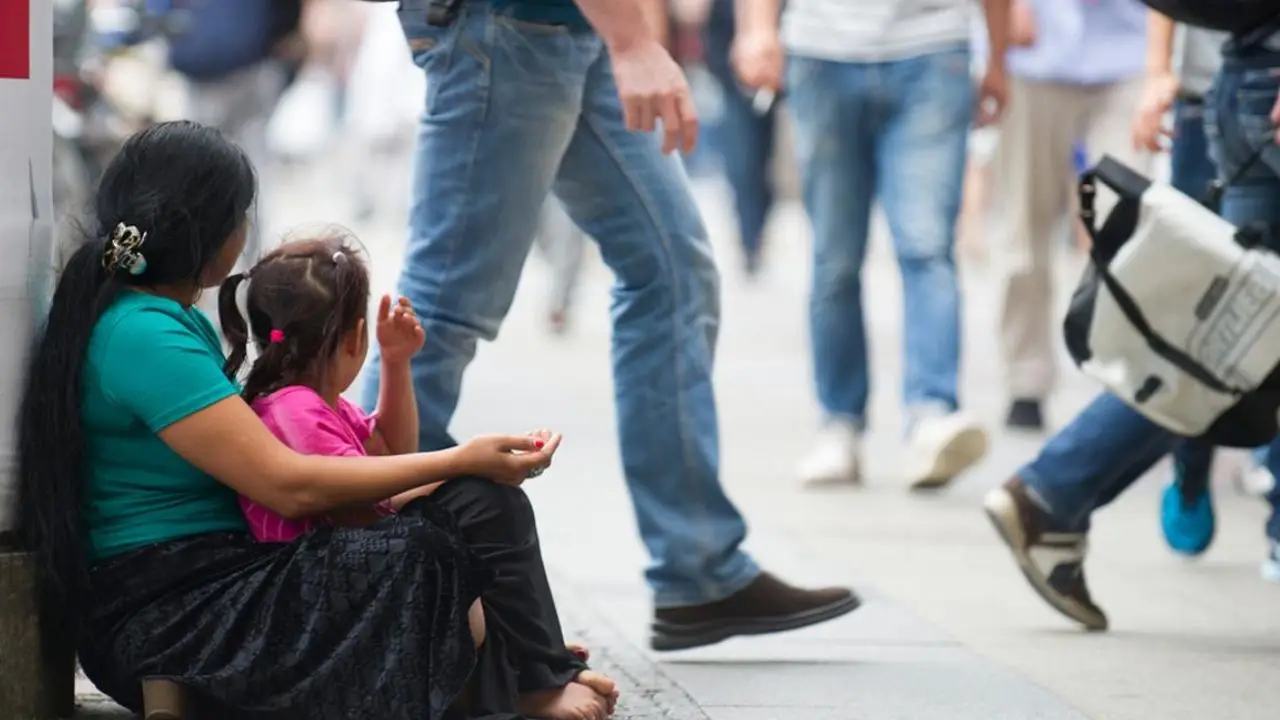 Capturan a mujer: usaba a menores de edad para pedir limosna a turistas Imagen de Capturan a mujer: usaba a menores de edad para pedir limosna a turistas