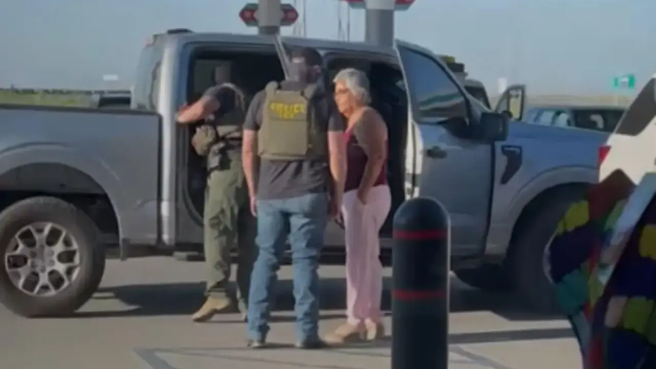 Iba a recibir su última quimioterapia y terminó detenida por ICE Imagen de Iba a recibir su última quimioterapia y terminó detenida por ICE