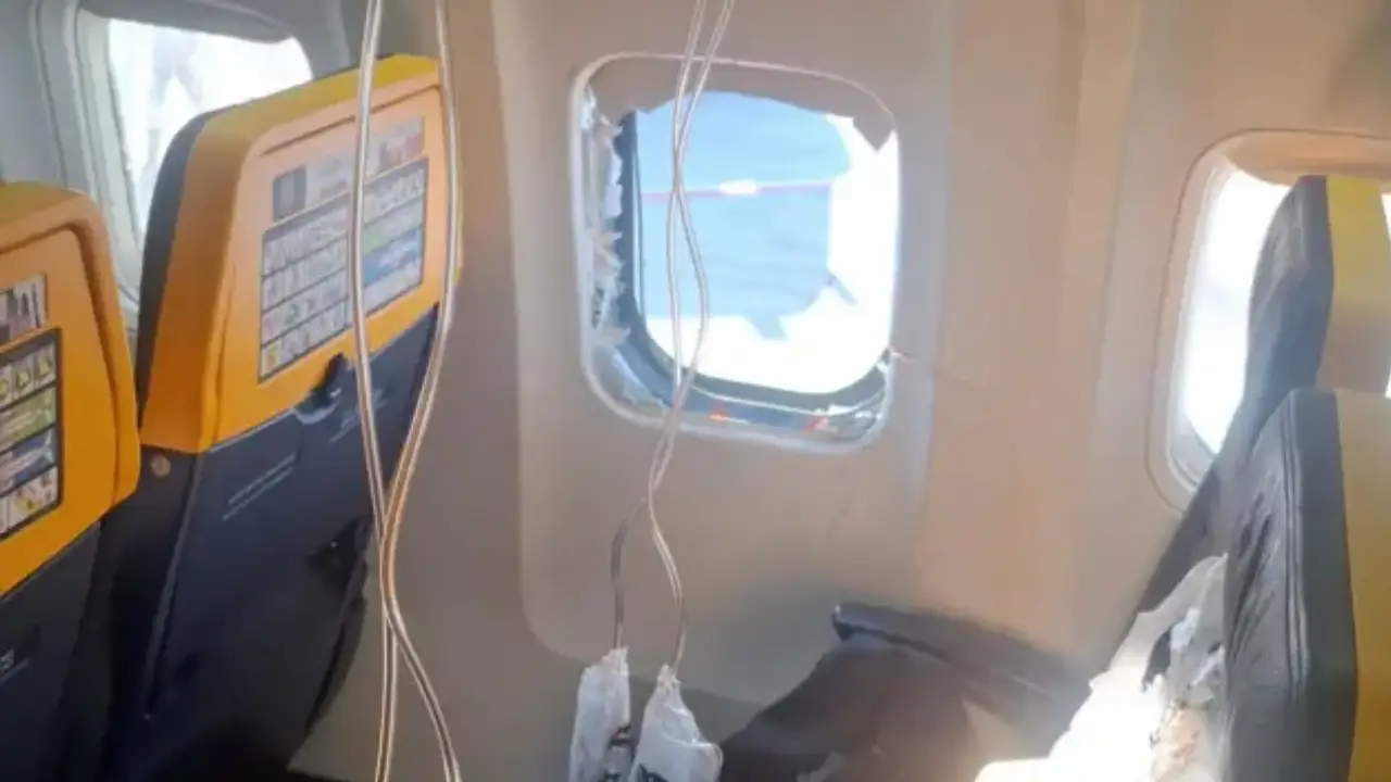 Imagen de 'Pensé que moriríamos': mujer salvó a esposo de ser expulsado por ventana de avión
