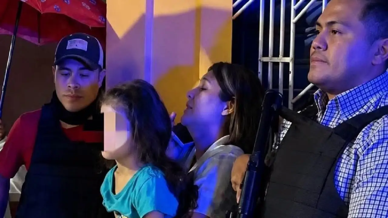 Recuperan a niña secuestrada con su niñera en Santa Bárbara; exigían L7 millones Imagen de Recuperan a niña secuestrada con su niñera en Santa Bárbara; exigían L7 millones