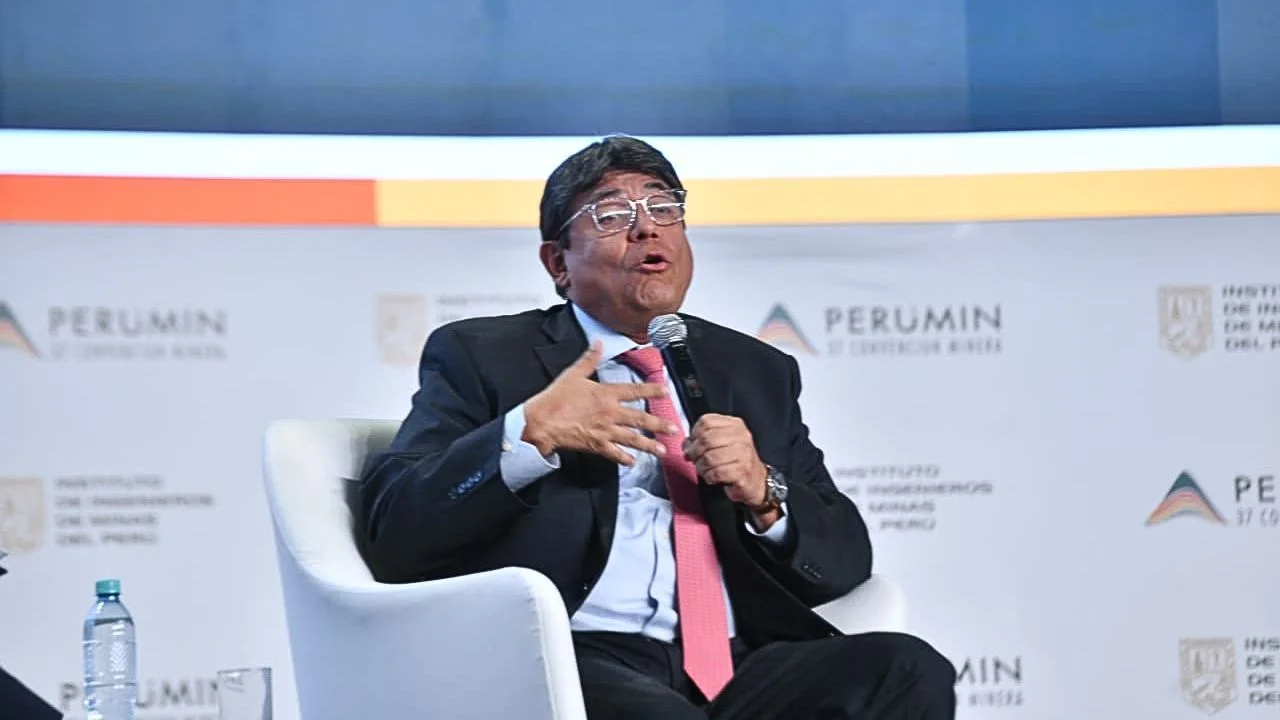 Imagen de Partido político de Elmer Cuba: Wikipedia, biografía y quién es el ministro