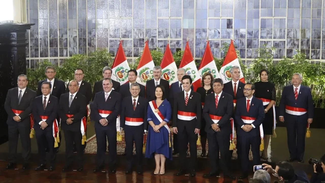 Imagen de Keiko Fujimori toma posesión y juramenta a su gabinete ministerial en Perú