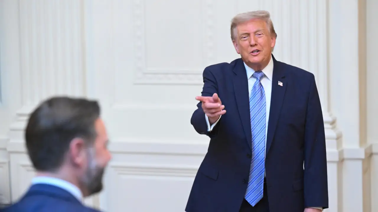 Imagen de Trump bromea con presentarse a las elecciones de 2028 en Estados Unidos
