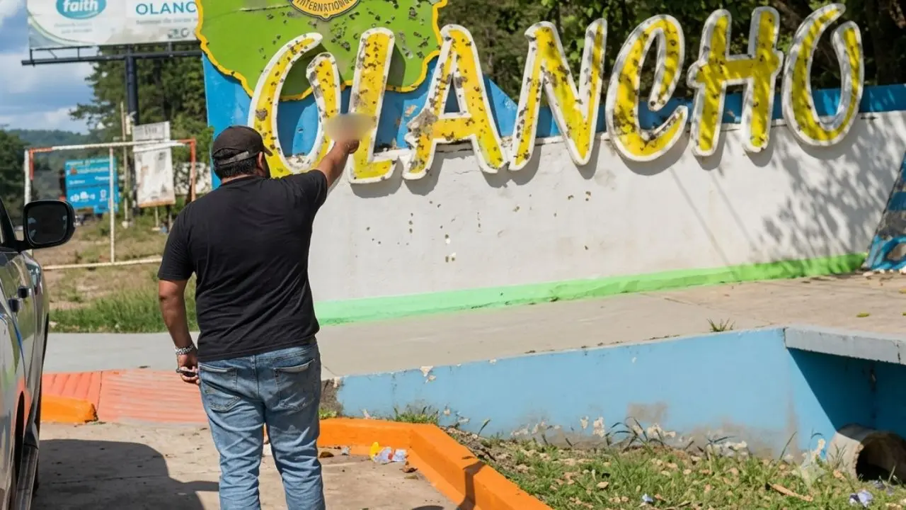 Video: Presume ser olanchano y agarra a tiros un cartel municipal Imagen de Video: Presume ser olanchano y agarra a tiros un cartel municipal