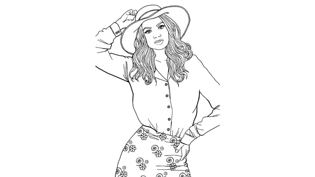 Joven con un sombrero y una minifalda.