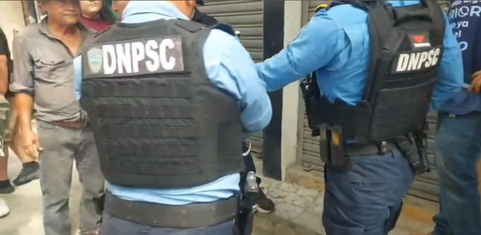 uniformes policía