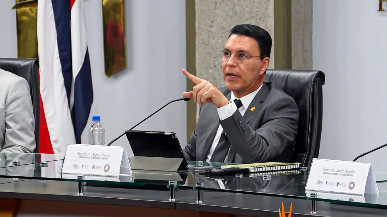 Dagoberto Aspra, procurador general de la República.