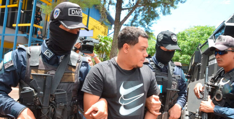 extraditado