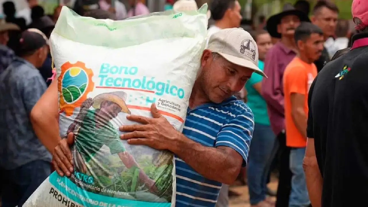 Entrega de bono tecnológico