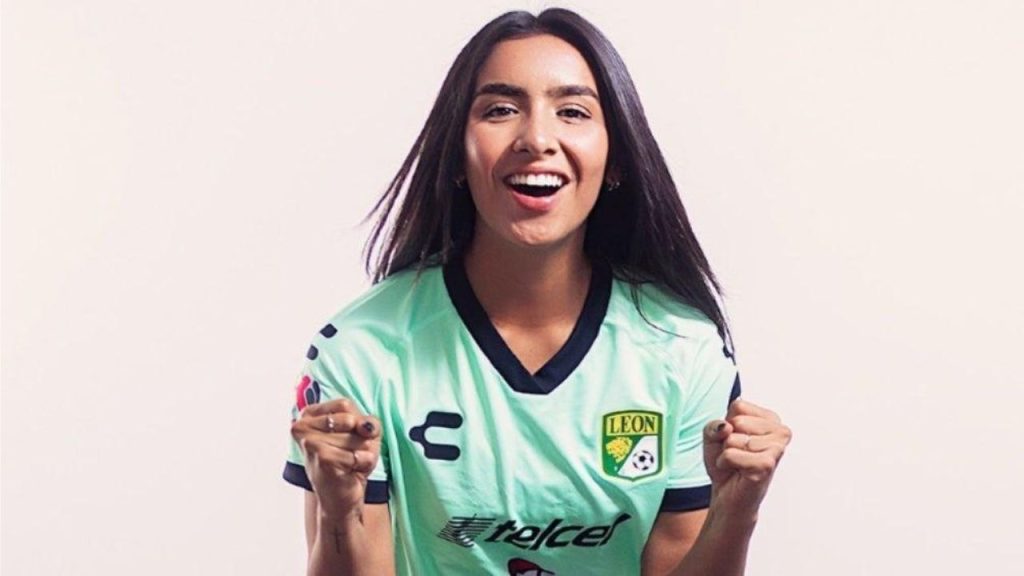 Exfutbolista con una sonrisa. 